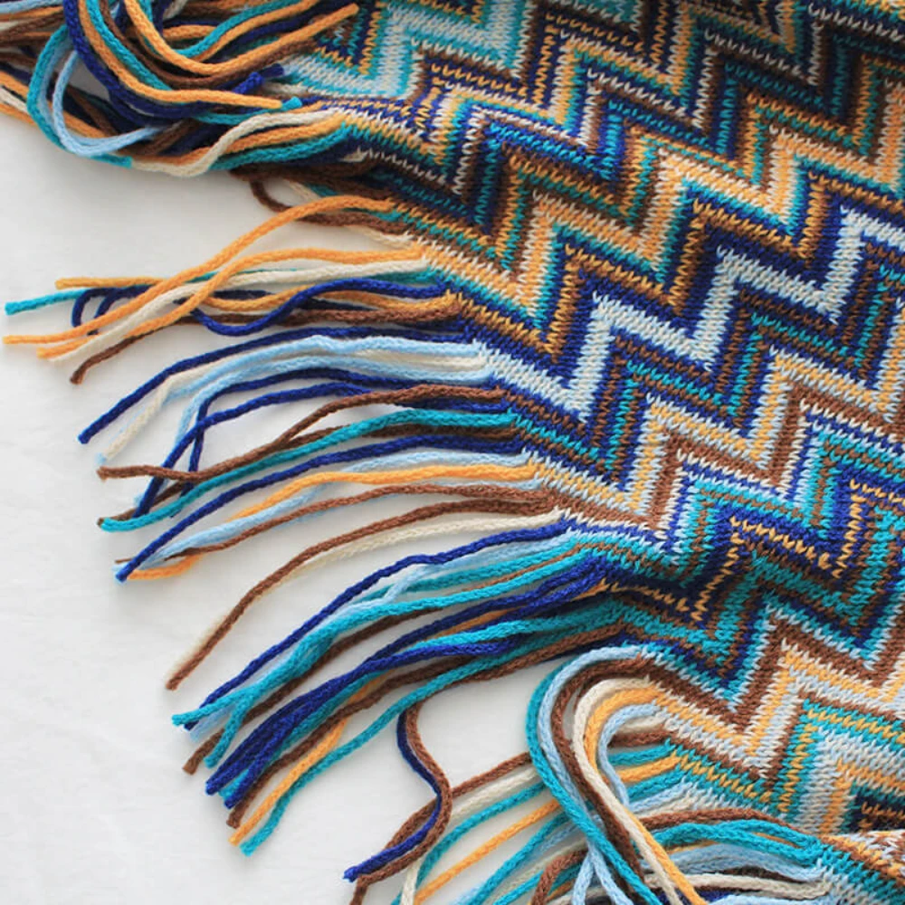 Multicolor Zigzag Tasseled Knit Throw