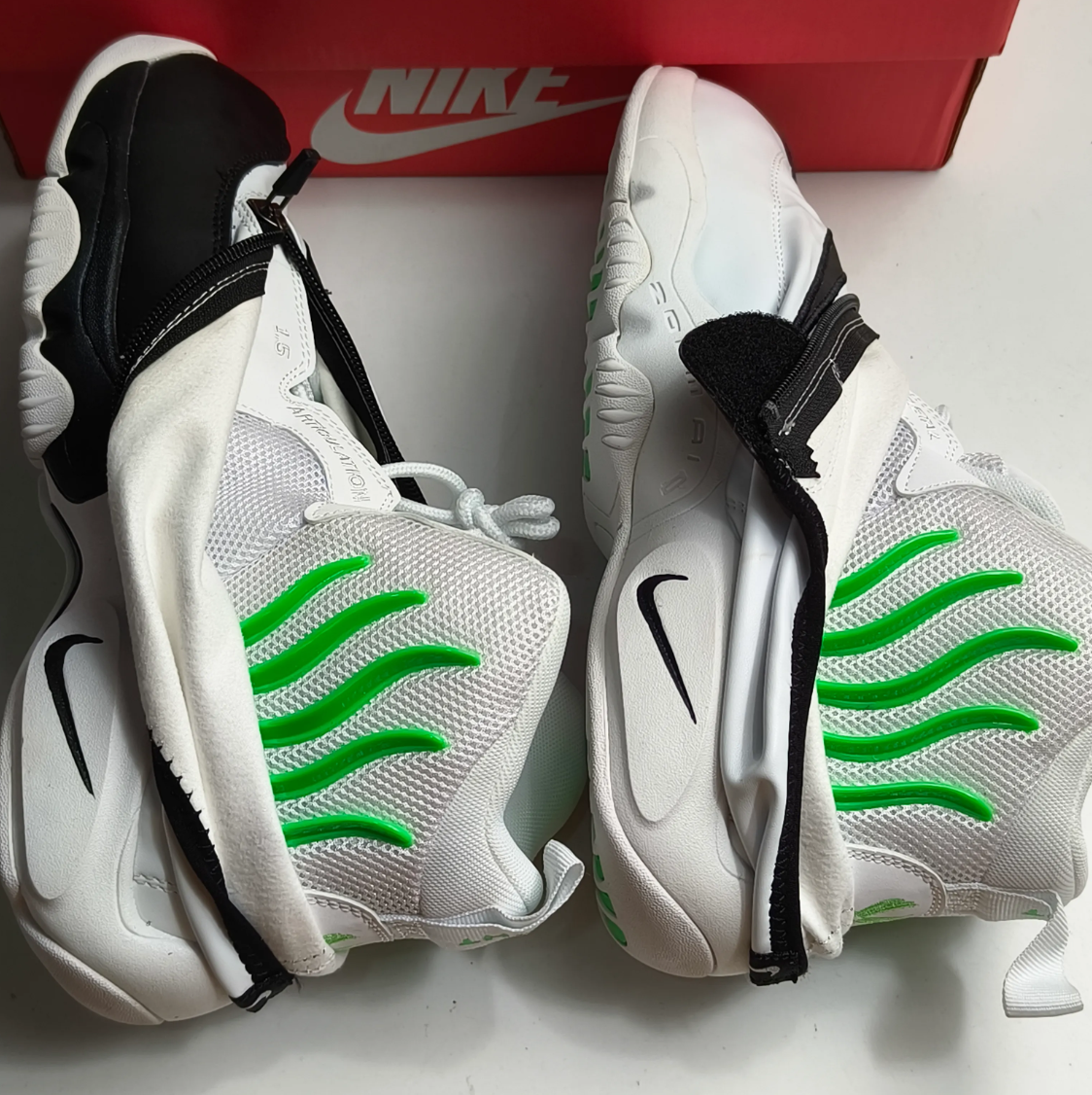 Air Zoom Flight The Glove SL ‘White Poison Green’ Shoes Sneakers