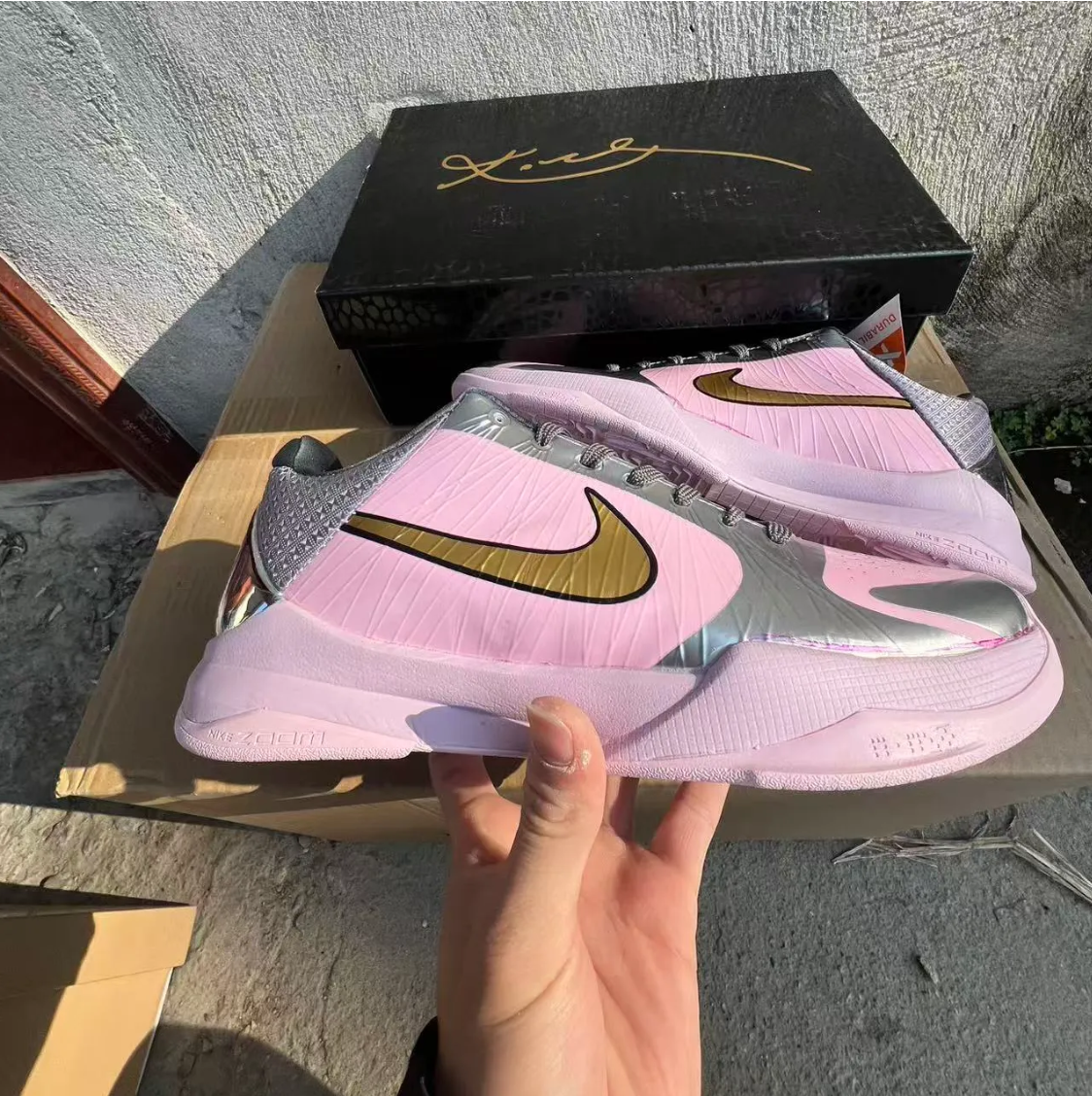 Kobe 5 Protro Arike Ogunbowale PE Shoes Sneakers