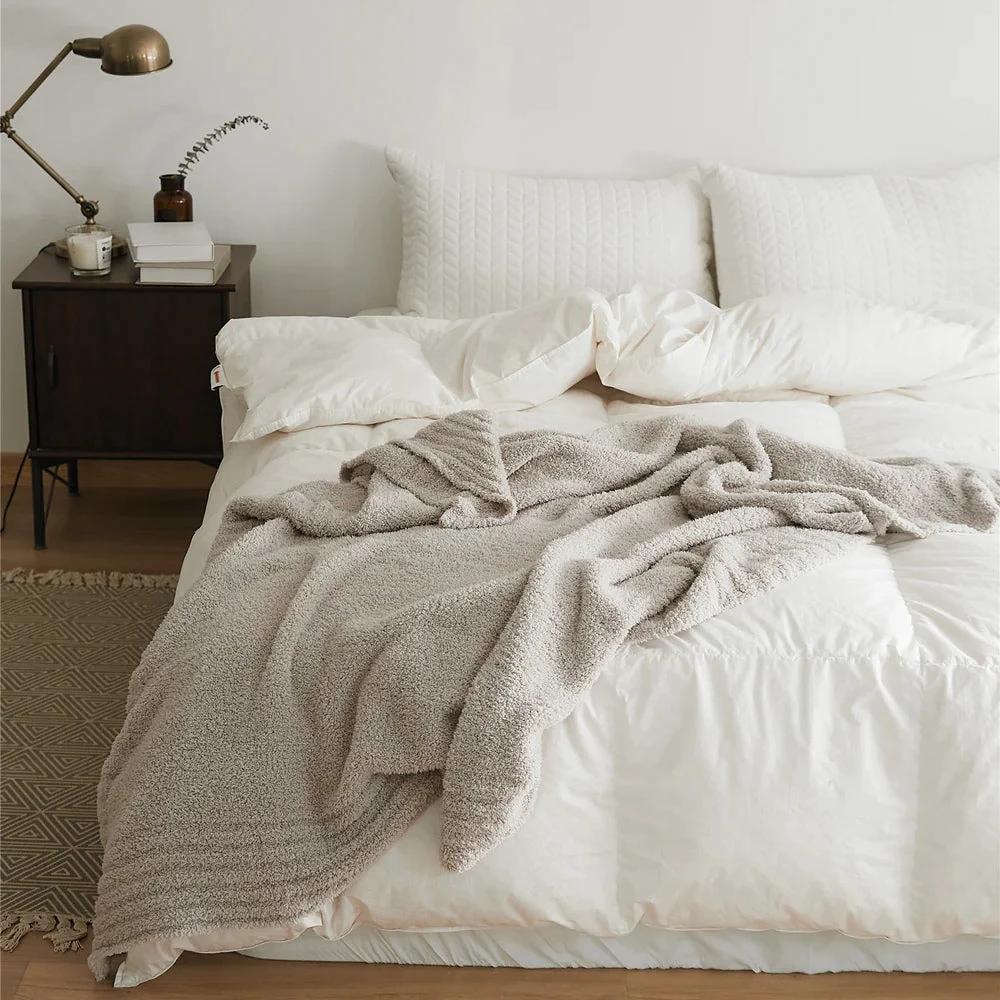 Soft Nest Minimalist Knit Throw Blanket